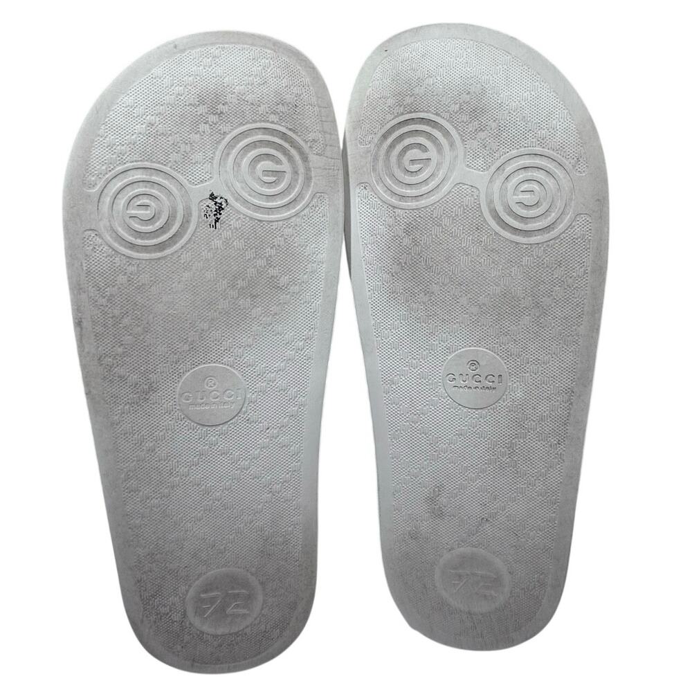 Gucci Rubber GG Monogram Slide Sandals in white rubber, water-resistant, size 8 - Picture 8 of 9